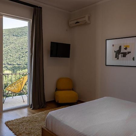 אנדריטסאינה Theoxenia Hotel מראה חיצוני תמונה