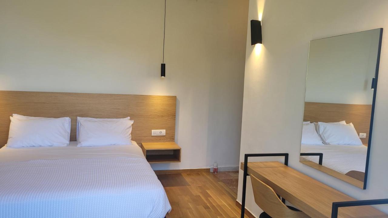 אנדריטסאינה Theoxenia Hotel מראה חיצוני תמונה