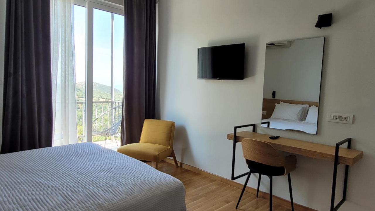 אנדריטסאינה Theoxenia Hotel מראה חיצוני תמונה