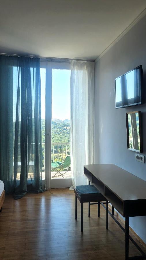 אנדריטסאינה Theoxenia Hotel מראה חיצוני תמונה