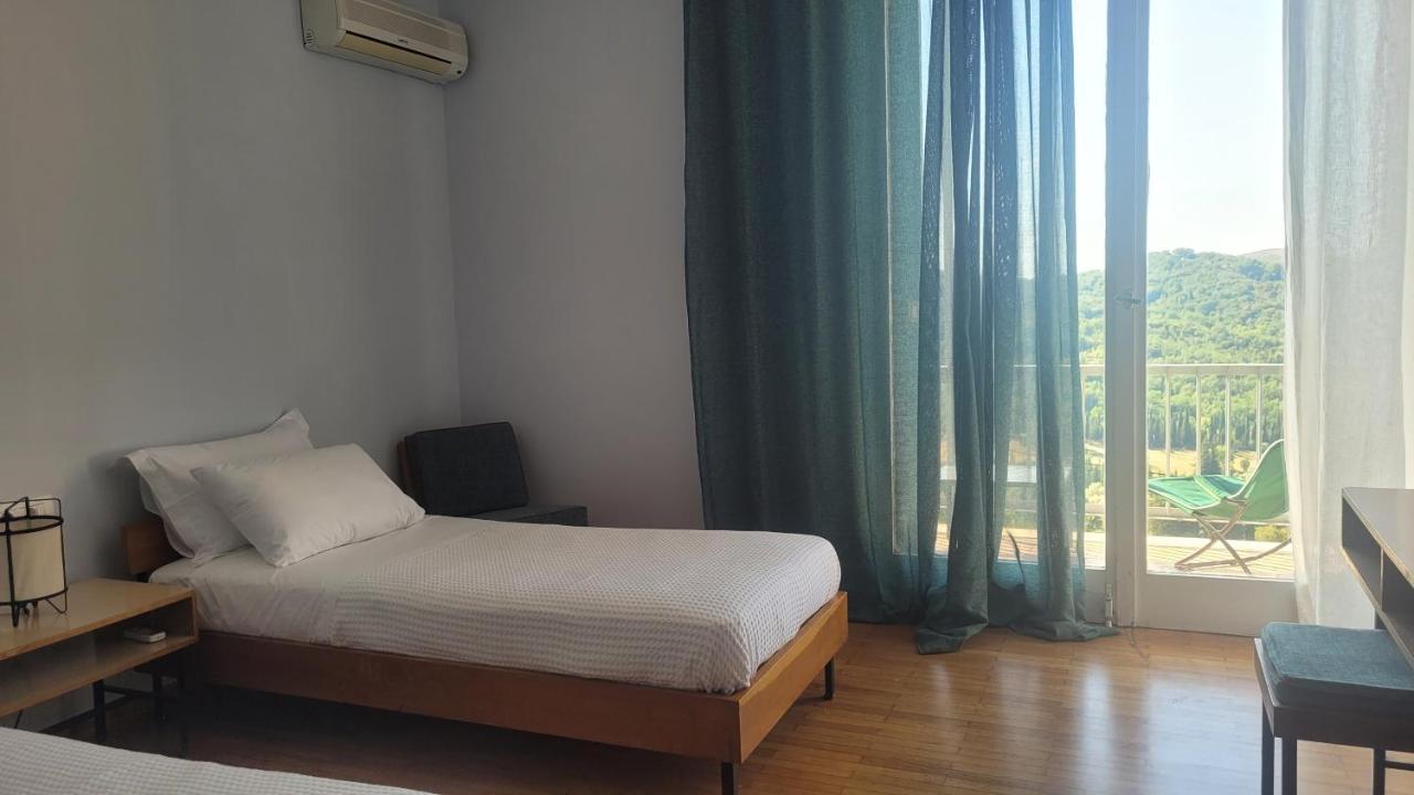 אנדריטסאינה Theoxenia Hotel מראה חיצוני תמונה