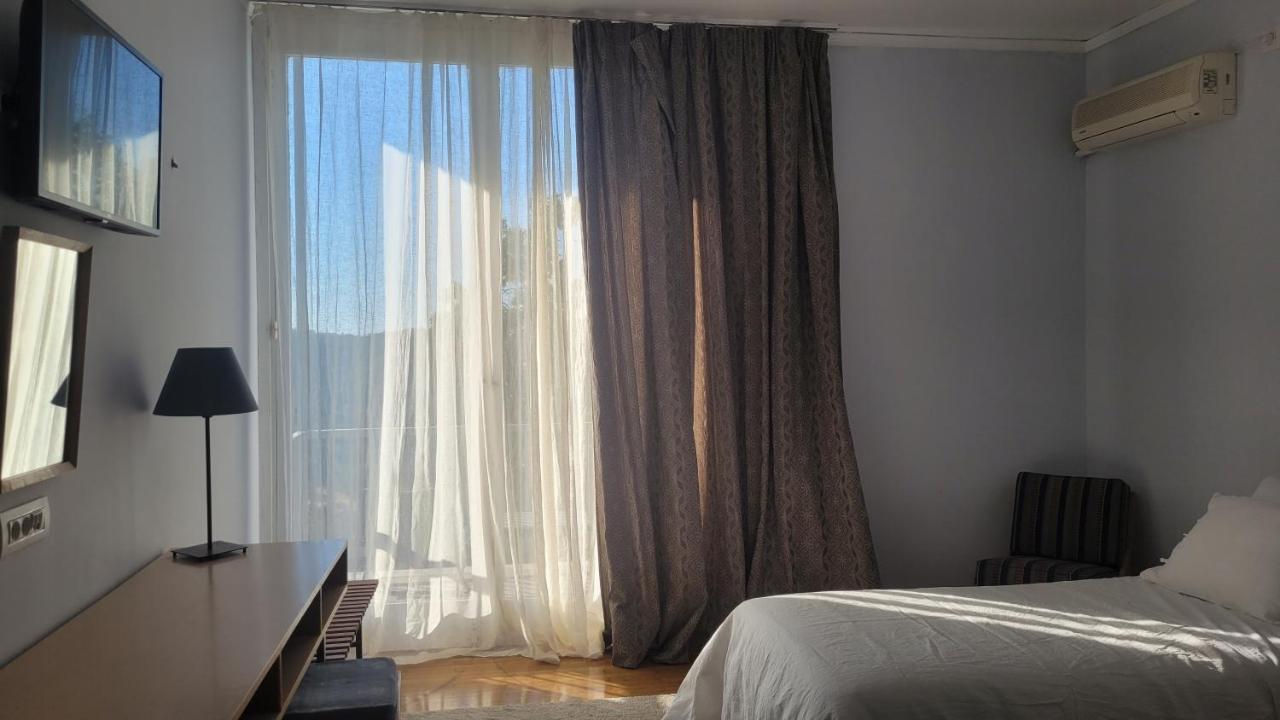 אנדריטסאינה Theoxenia Hotel מראה חיצוני תמונה