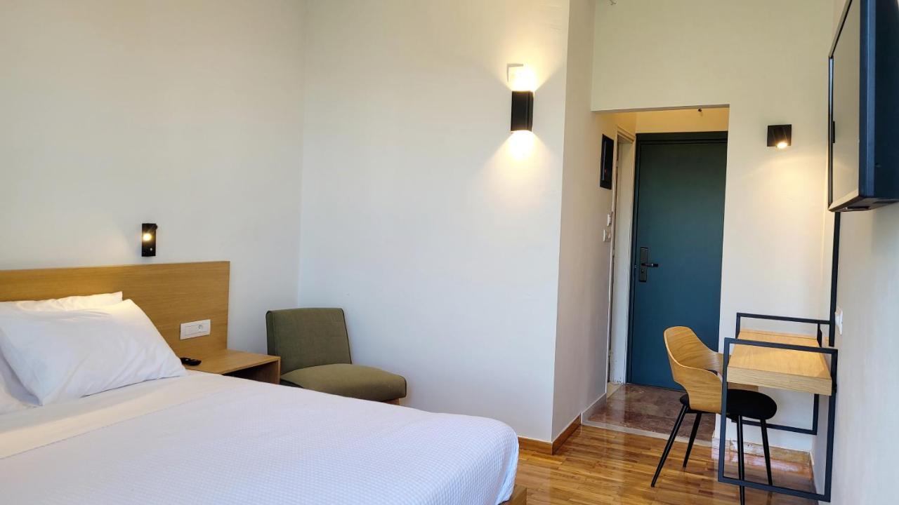 אנדריטסאינה Theoxenia Hotel מראה חיצוני תמונה